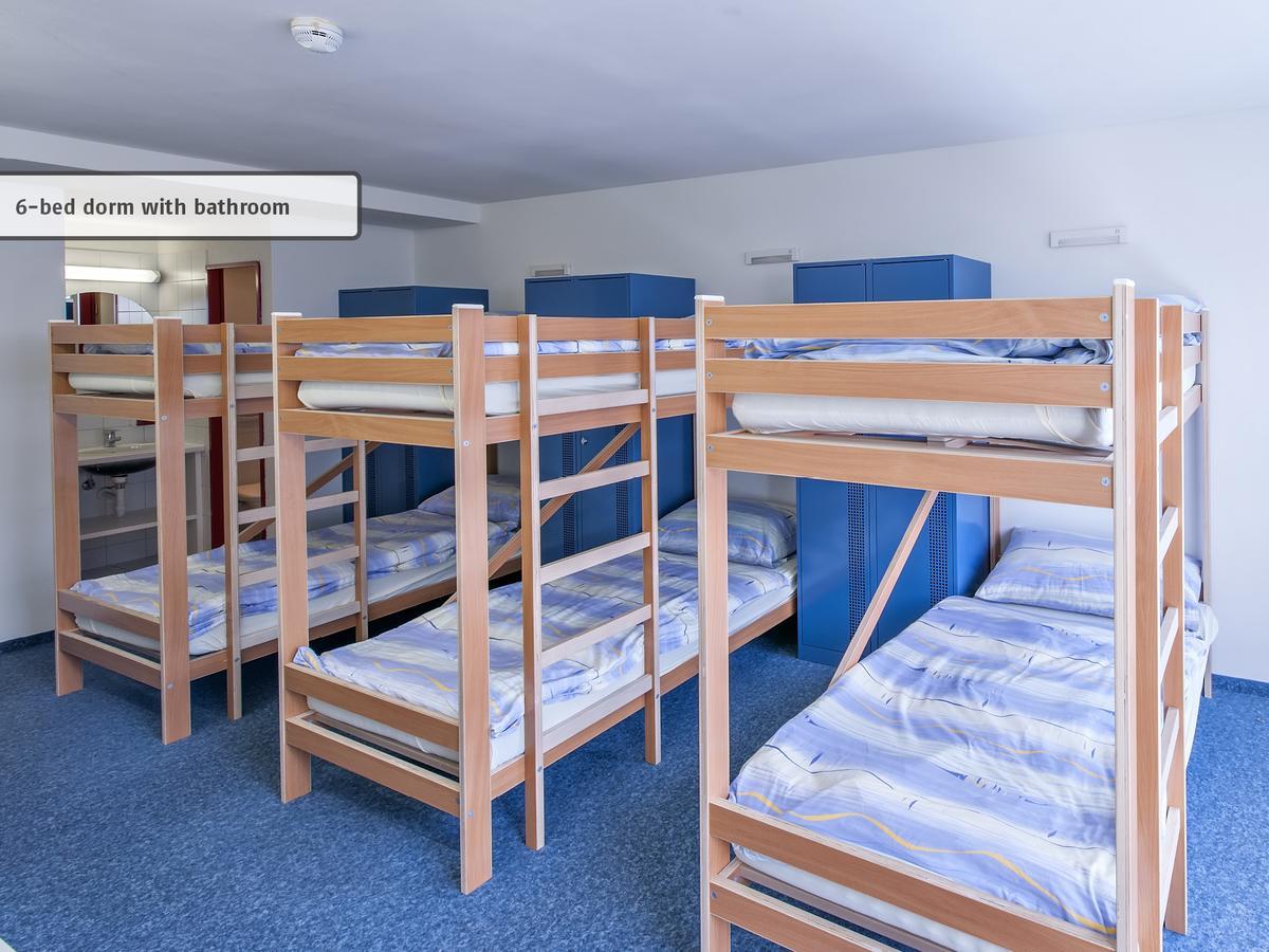 Hostel Inn Lodge Челерина Экстерьер фото